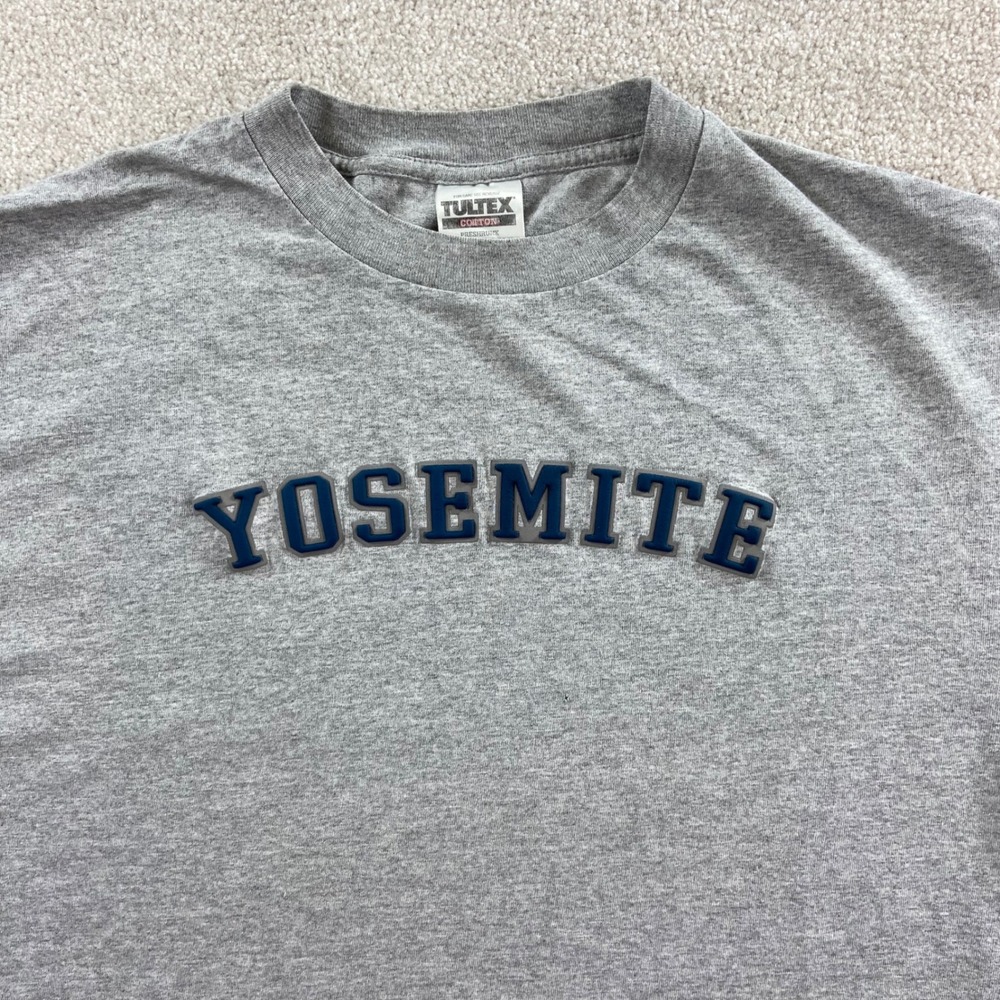 Vintage Yosemite T-Shirt Mens Large Gray Short Sleeve Graphic Tee Cotton Blend